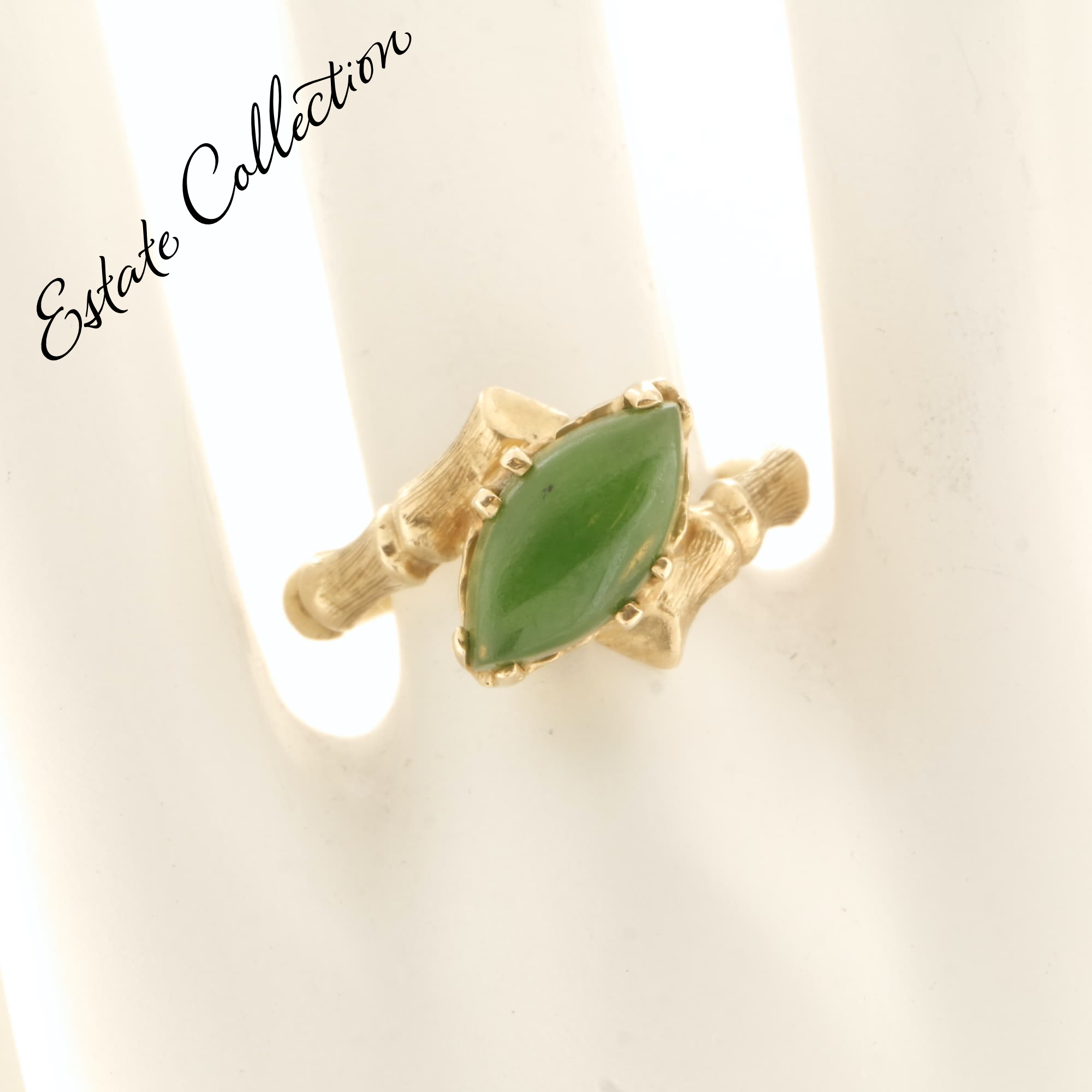 Jade ring in yellow gold